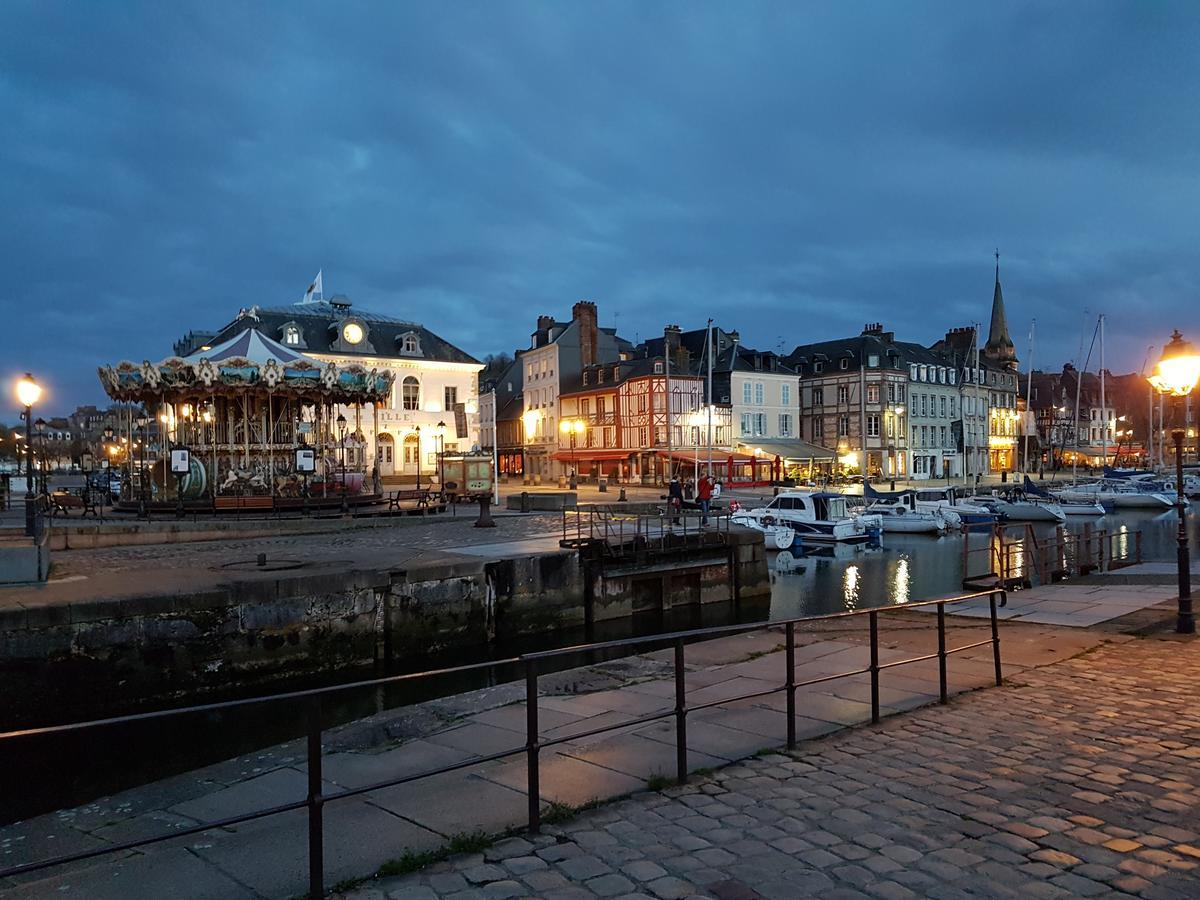 La Petite Parenthese Apartment Honfleur Exterior photo